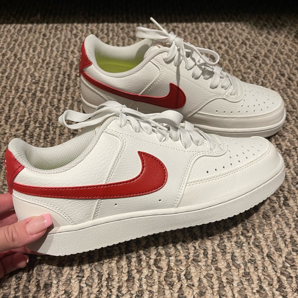 Women's Nike Size 9 Court Vision Sneaker